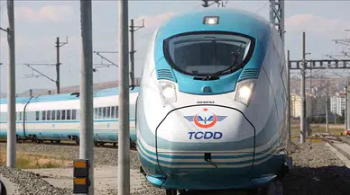 Ankara-İzmir Yüksek Hızlı Tren Hattı ile Seyahat Süresi 3,5 Saate Düşecek